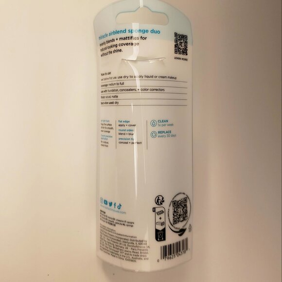 Real Techniques Teal Miracle Airblend Makeup Cosmetic Sponges New NIB - Picture 2 of 2